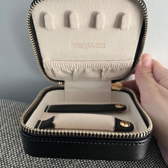 Mejuri Jewelry Case - NEW! - Picture 3 of 5